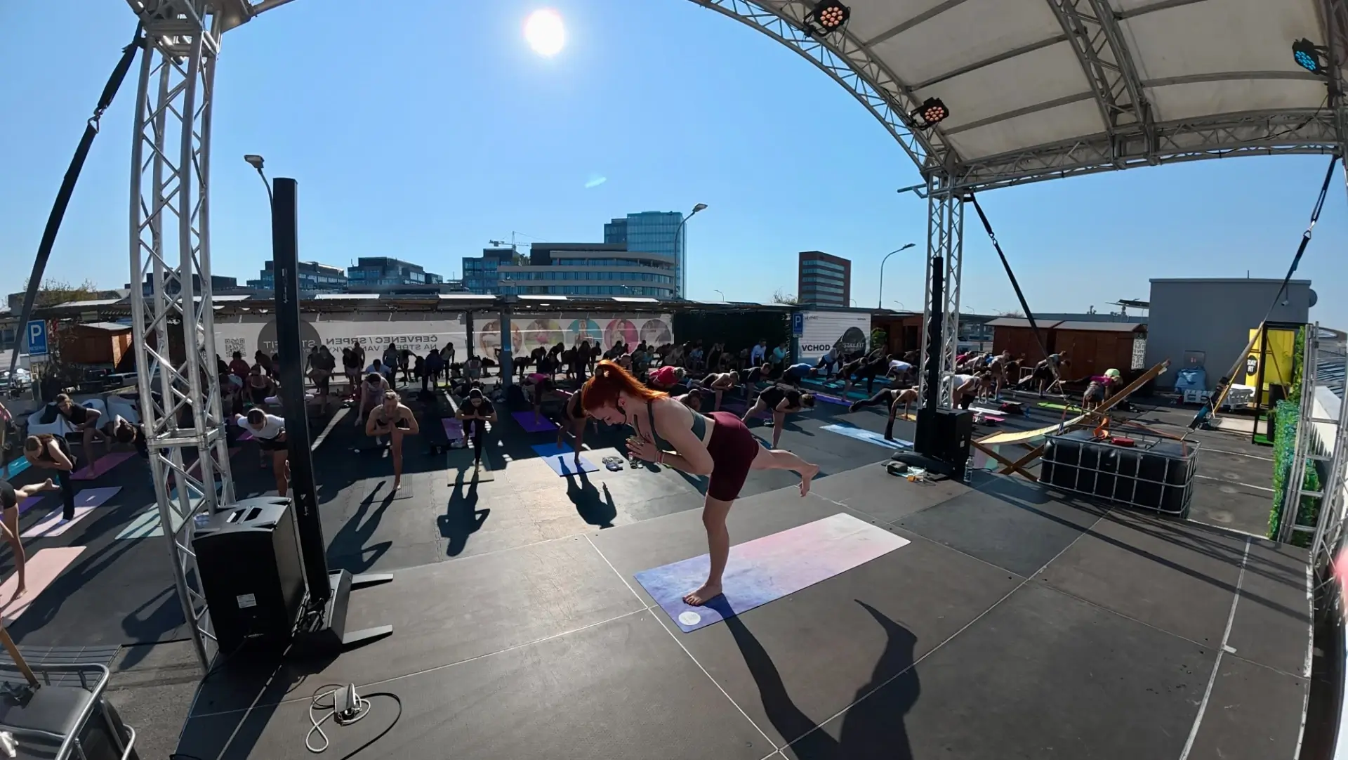 lucie-ruzickova-joga-verejna-lekce-02 lucie ruzickova joga verejna lekce 02 - Lucie Růžičková