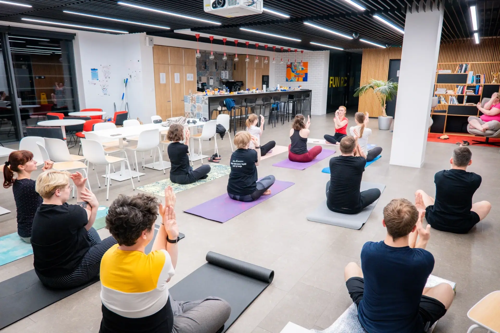 skupinova lekce jogy lucie ruzickova 02 - Jóga a pohyb